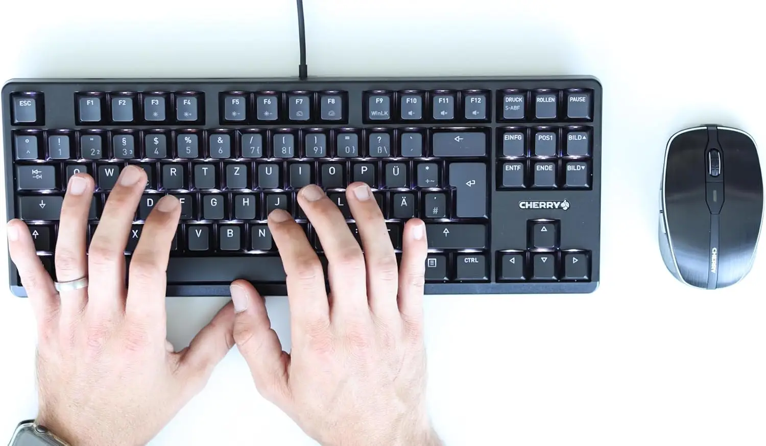 CHERRY G80-3000N RGB TKL mehaaniline mänguriklaviatuur (DE-QWERTY) - Pilt 4
